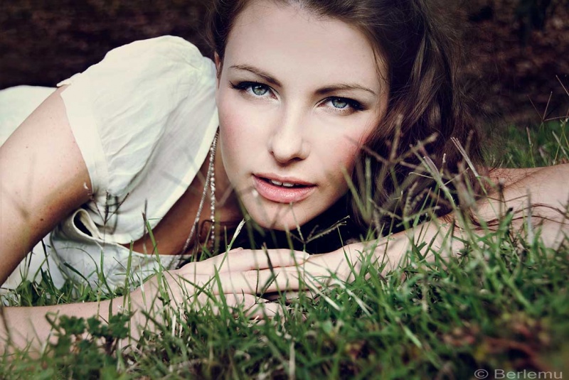Female model photo shoot of Khloe Cameron by Berlemu, makeup by rdav