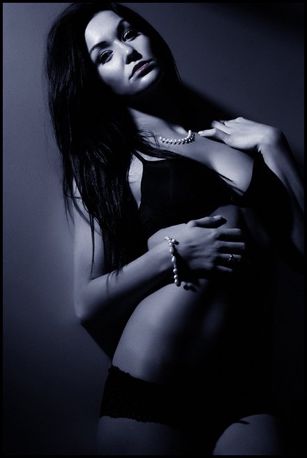 Female model photo shoot of Kassandra WBFF PRO