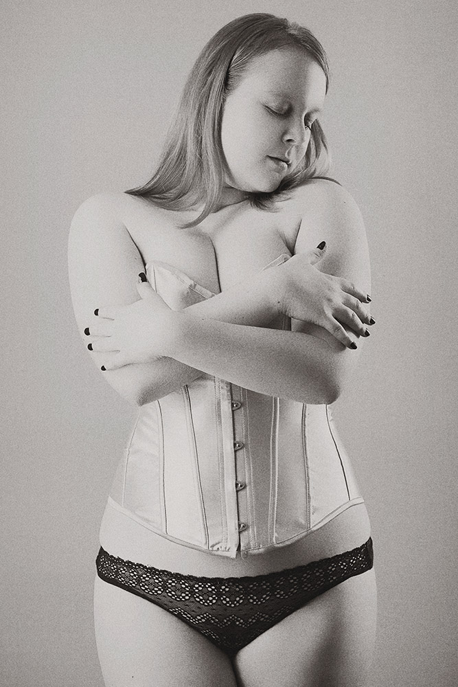 Female model photo shoot of Callies in Paris