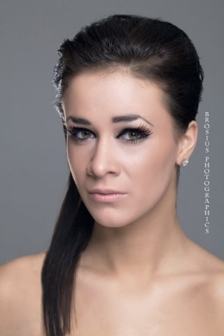 Female model photo shoot of Becka Nolte