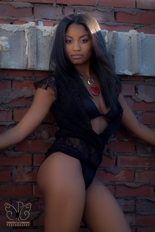 Female model photo shoot of Arietoy in New Orleans East