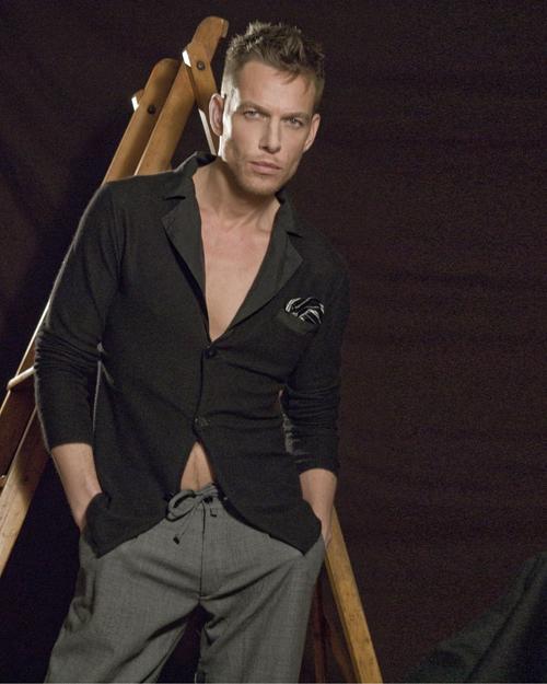 Male model photo shoot of Remco van der Veen in milano
