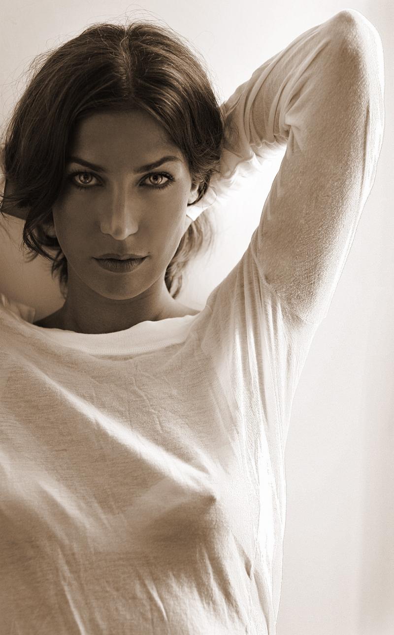 Female model photo shoot of Emanuela Friso