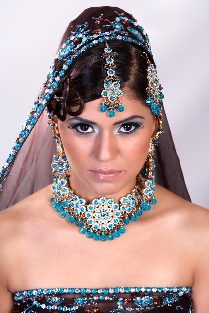 Female model photo shoot of Haleema Akram 