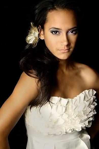 Female model photo shoot of Alexandrea Simmons