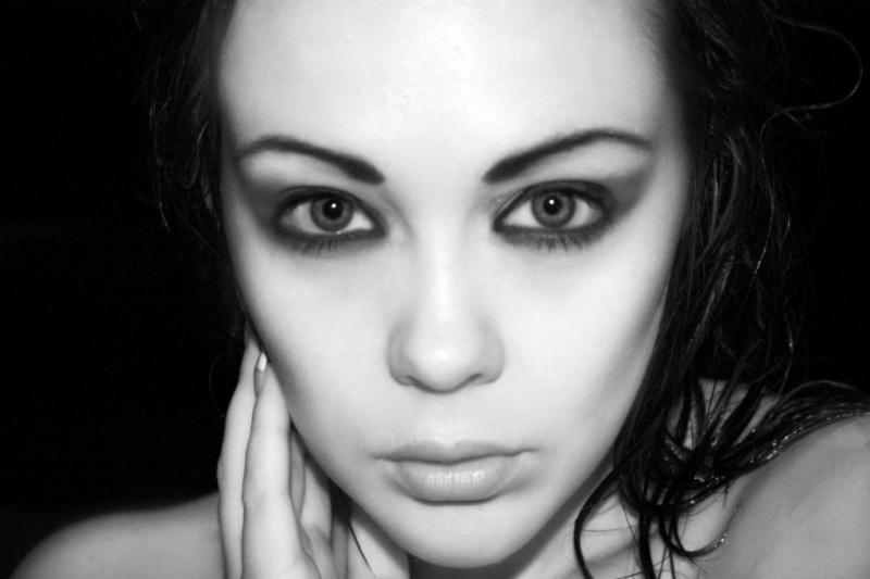 Female model photo shoot of Cindy_Catinka