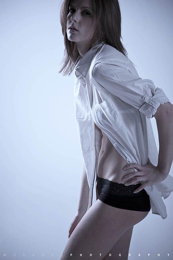 Female model photo shoot of Kelsey Angela by Mitch Gerdes in Kansas City, MO