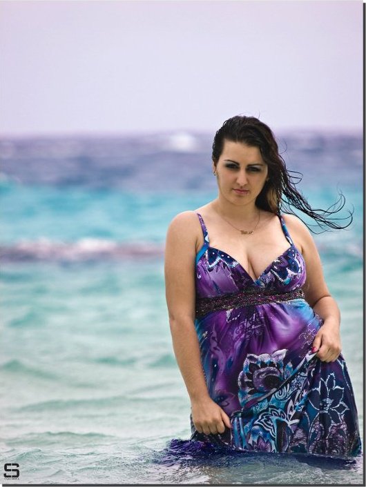Female model photo shoot of Linderz in Bermuda