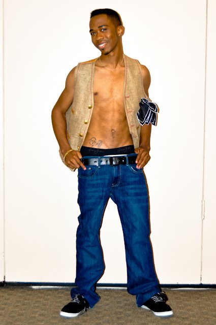 Male model photo shoot of Ellis Maurice Moye