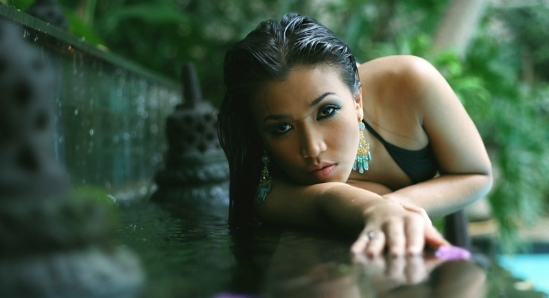 Female model photo shoot of Indah Pamela