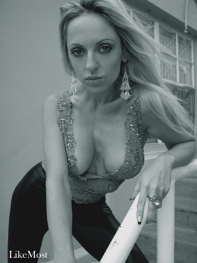 Female model photo shoot of Elis  L in Miami