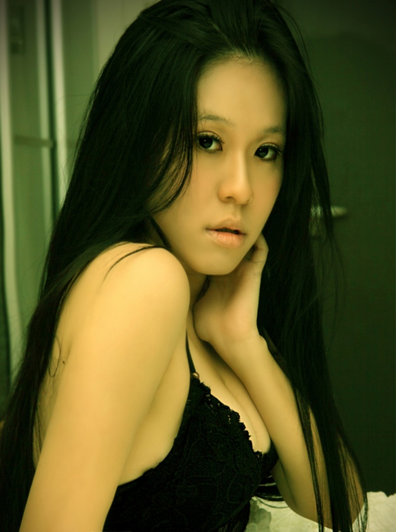 Female model photo shoot of kimmie