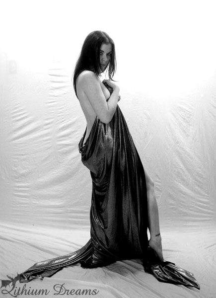 Female model photo shoot of Jenny Fer by LithiumDreams Photo