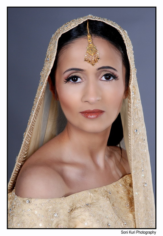 Female model photo shoot of Rukhsana Ahmed  in GLASGOW