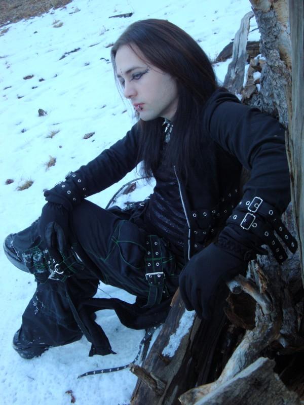 Male model photo shoot of Thorn Blackfire