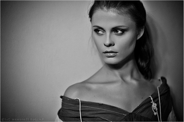 Female model photo shoot of Ana Sc