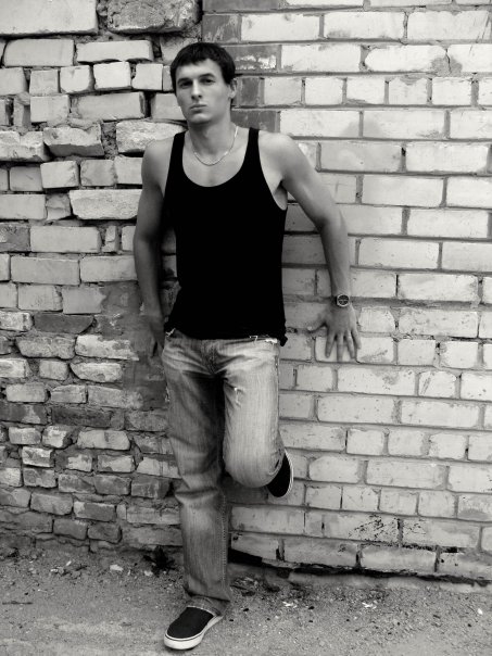 Male model photo shoot of Alexander Peroff