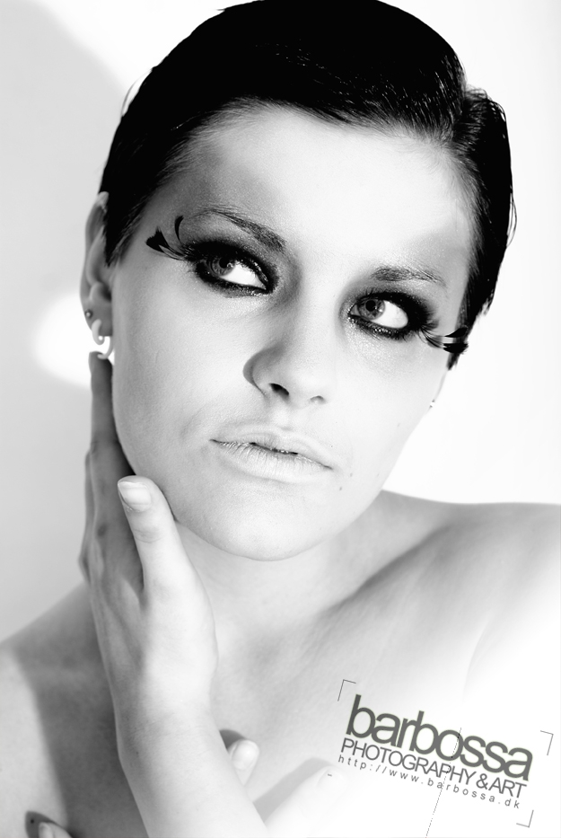 Female model photo shoot of Diana Hansen