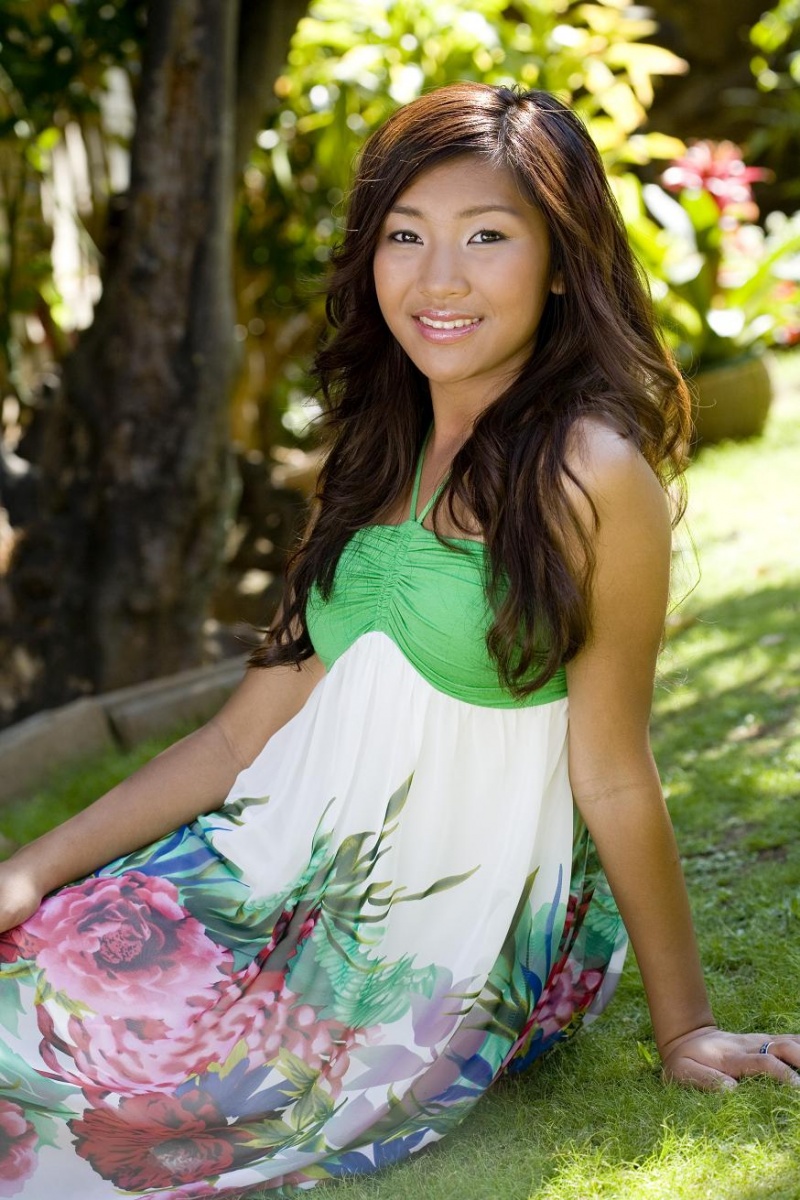 Female model photo shoot of Makena Andrews in Honolulu, HI