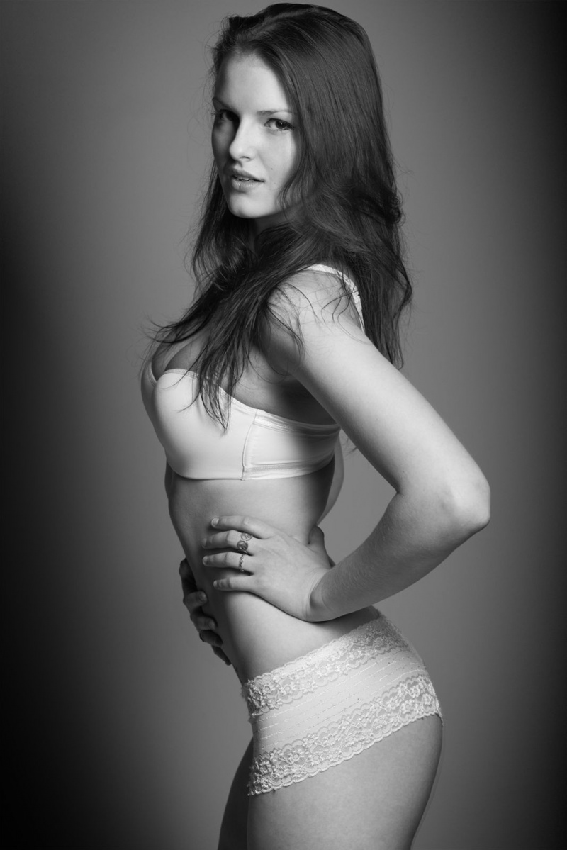 Female model photo shoot of Emily L Revis by Cobblestone Studios in Richmond, VA