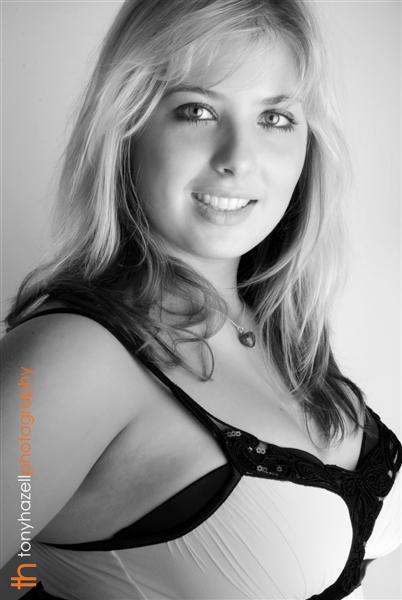 Female model photo shoot of Samantha Moorhouse