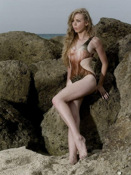 Female model photo shoot of Sara Bindschadler