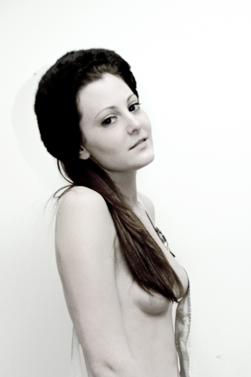 Female model photo shoot of Laura Fraylich