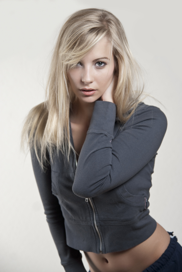 Female model photo shoot of Taryen Hooper by Boutwell Photography