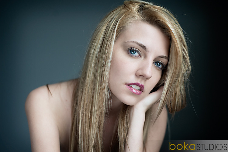Female model photo shoot of Kelsey Marie White 