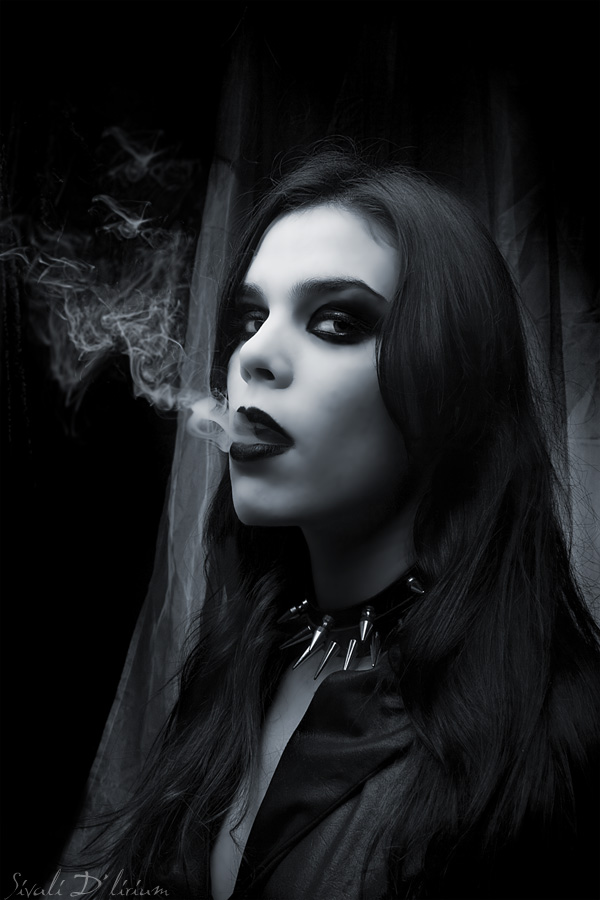 Female model photo shoot of Sivali DeLirium in Studio, Madrid, makeup by Noiferum Vonsiel