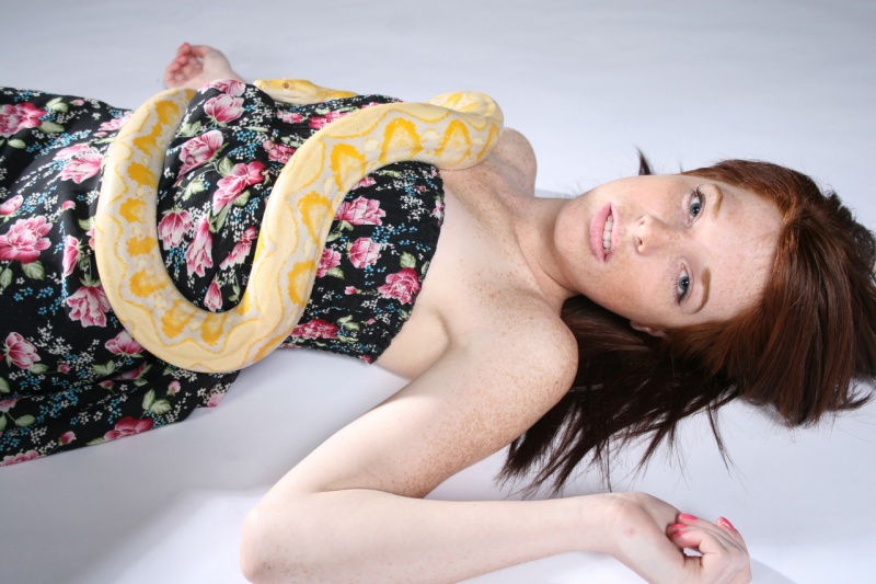 Female model photo shoot of Erin Heller