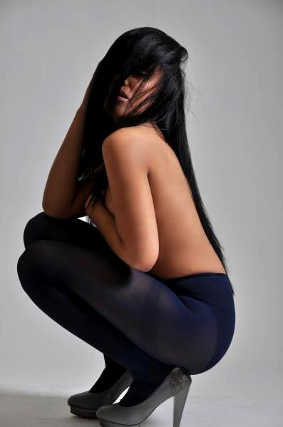 Female model photo shoot of Yahaira Acevedo by Mattey Photo