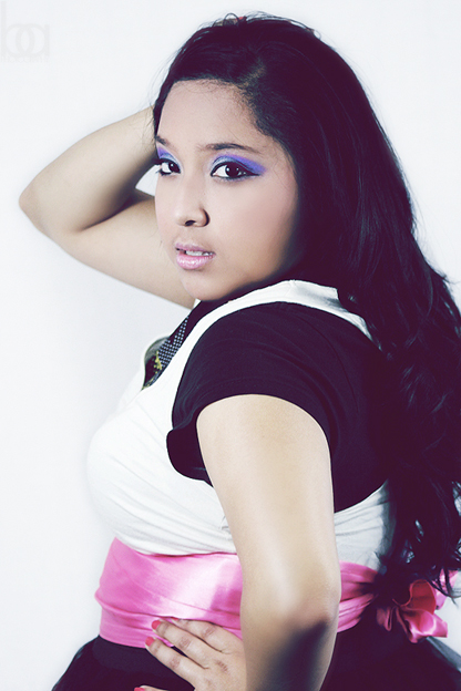 Female model photo shoot of PeachyKeen-Makeup