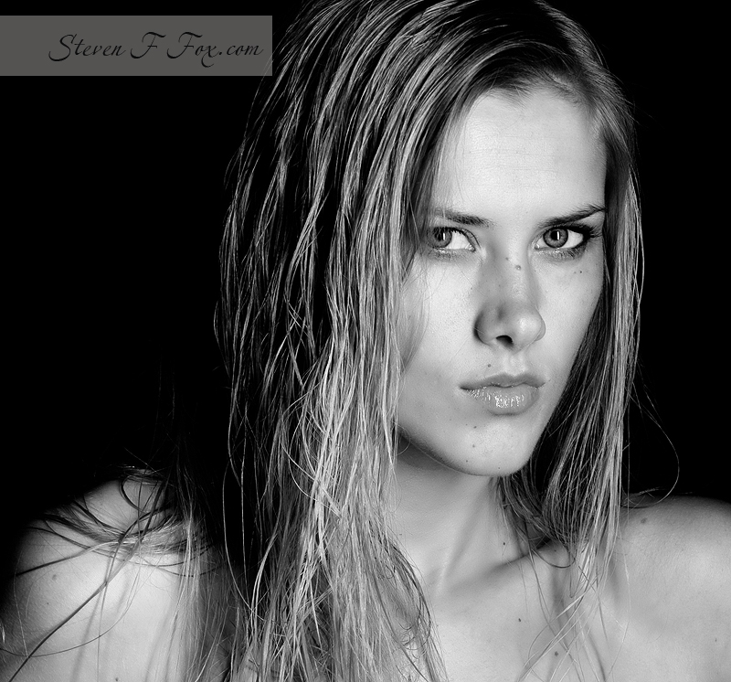 Female model photo shoot of suebird by Sfox
