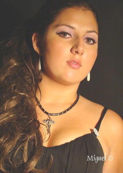 Female model photo shoot of Michelle from Chgarea by lobo estepario in Miguel's studio