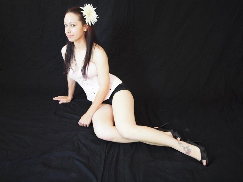 Female model photo shoot of Crystal Alysia Photogra
