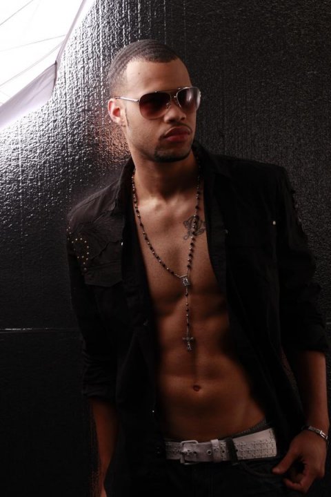 Male model photo shoot of Anthony Roberson