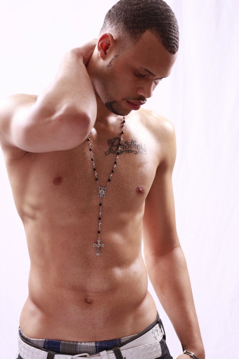 Male model photo shoot of Anthony Roberson