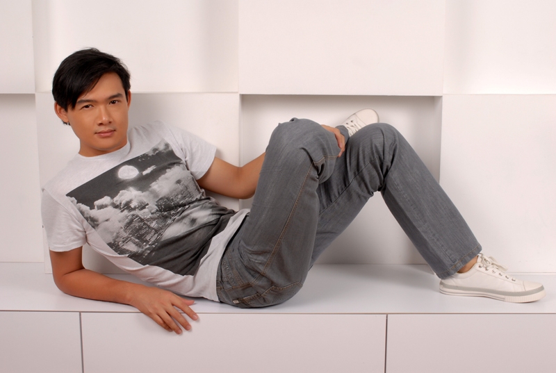 Male model photo shoot of Chong Sze Kit