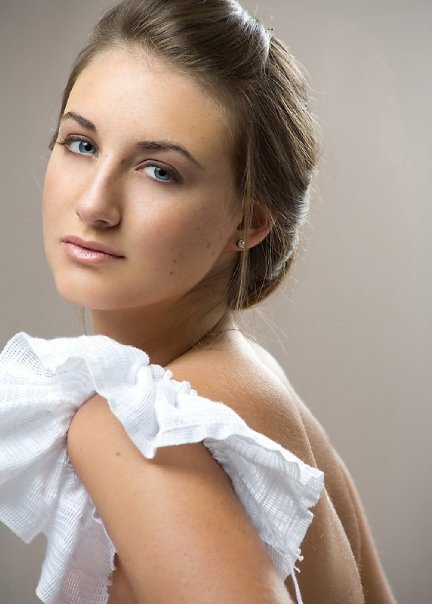 Female model photo shoot of FeliciaNicole