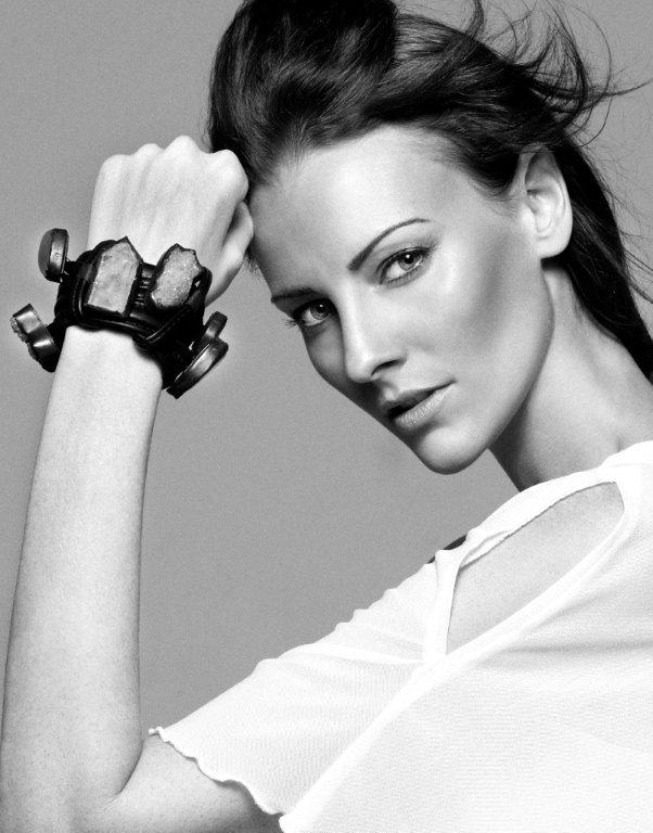 Female model photo shoot of AmandaDyer by Gerald Goh