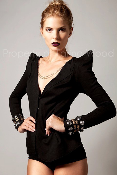 Female model photo shoot of Lauren Dimitrovski