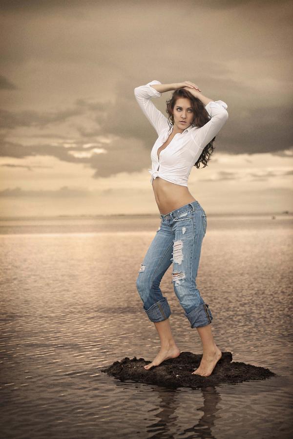 Female model photo shoot of Gina Potito