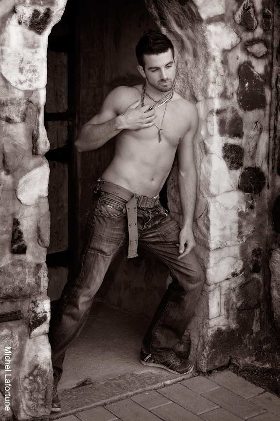 Male model photo shoot of Simon Lemire by Portfolios Lft