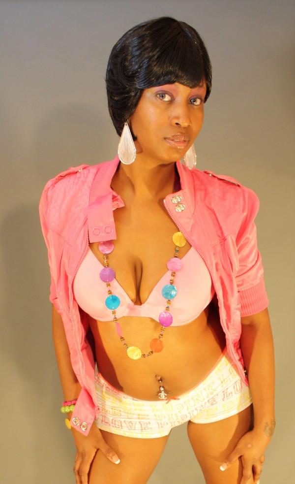 Female model photo shoot of Miss Loquonna