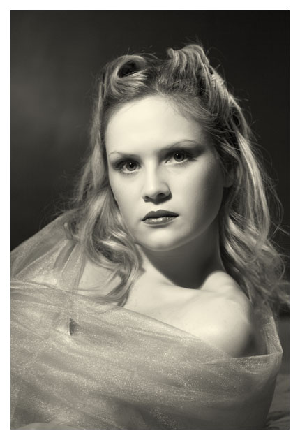 Female model photo shoot of Avenue Blu