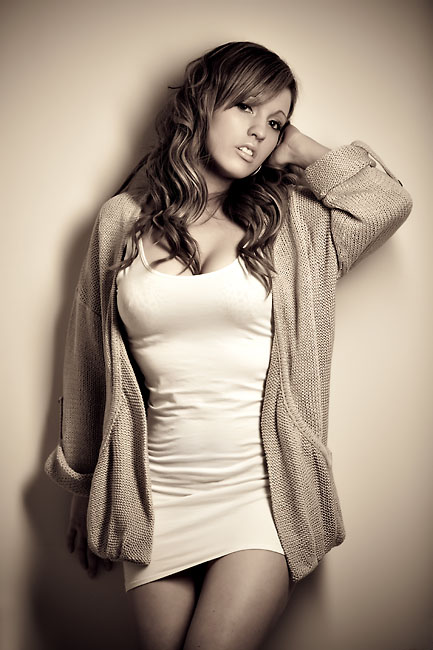 Female model photo shoot of Hannah_Laws