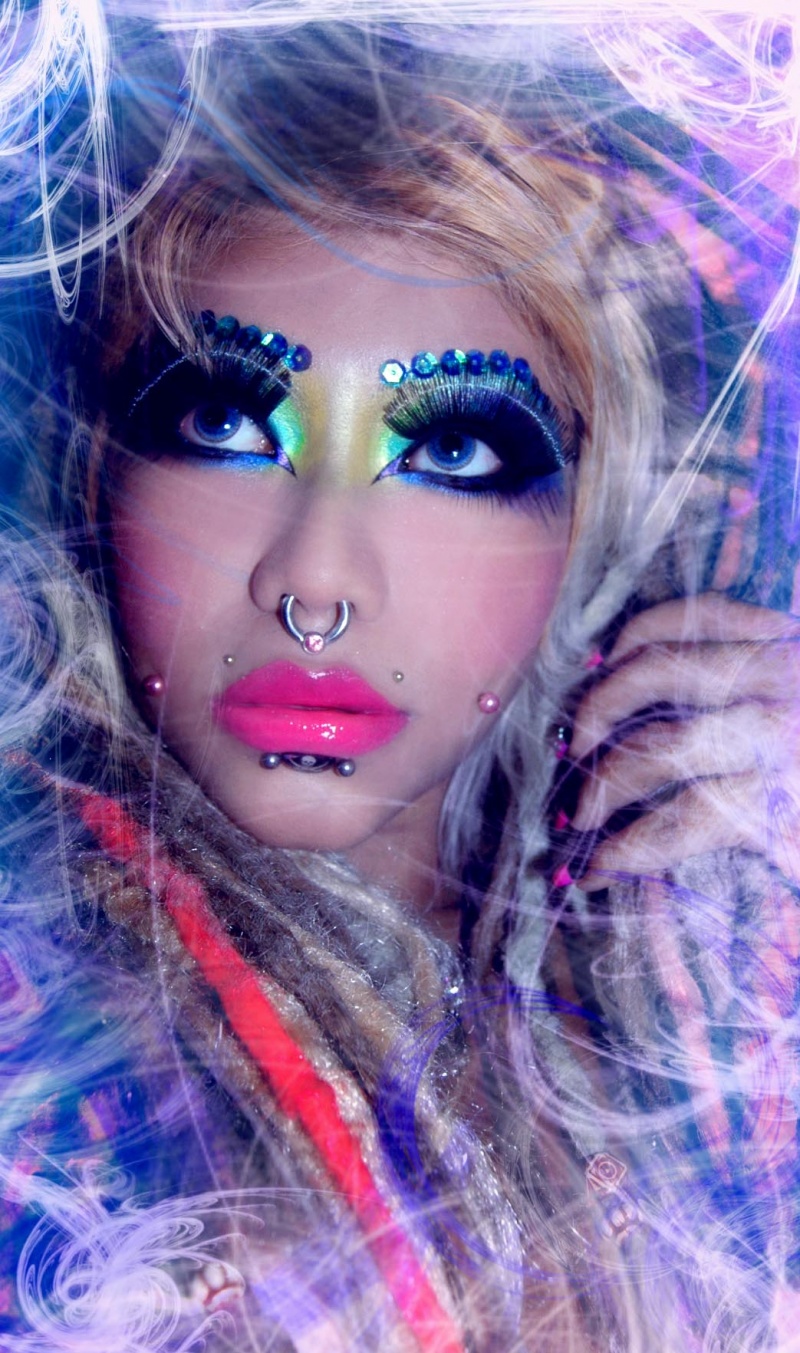 Female model photo shoot of Wati Manson