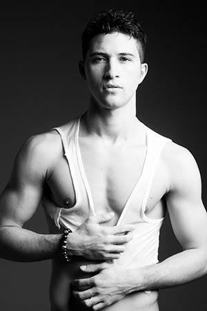 Male model photo shoot of Isaac Levy