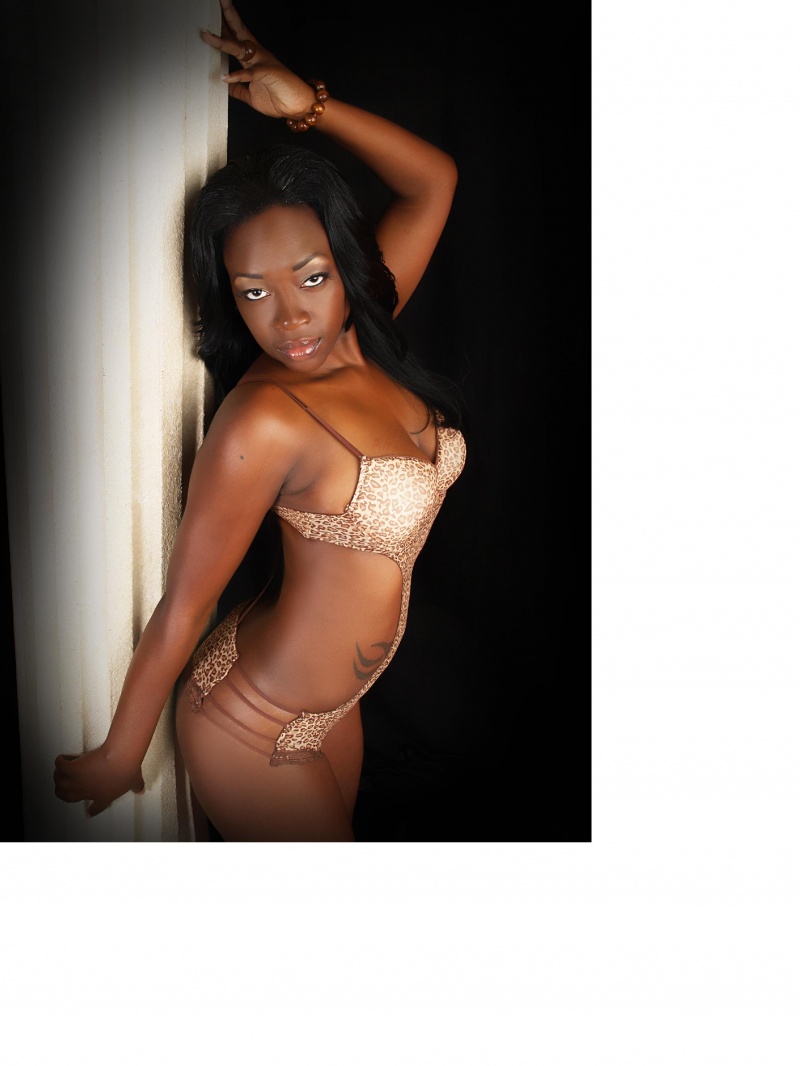 Female model photo shoot of Gorgeous Chocolate in BOYNTON BCH, FL